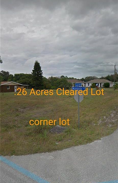 1st image of 2207 Wyandotte Ave