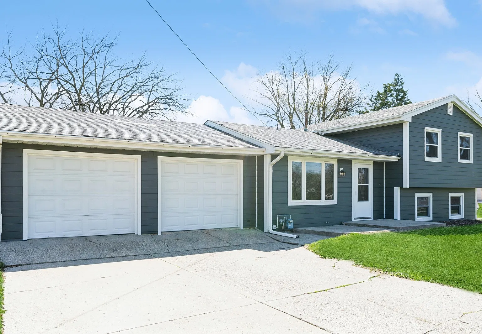 3 bed, 1444 sqft, $1,875 — Photo 2
