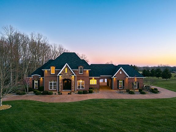 5th image of 165 Southern Woods Ct