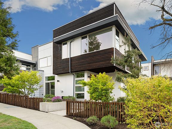 2nd image of 4440 Renton Avenue S