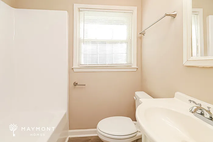 1026 Woodhill Dr — Photo 10