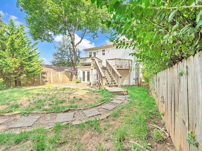 2410 Broadway Ave #B — Photo 33