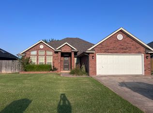 1704 Songbird Ln, Midwest City, OK 73130