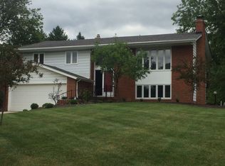 7061 Ashlawn Dr, Brecksville, OH 44141