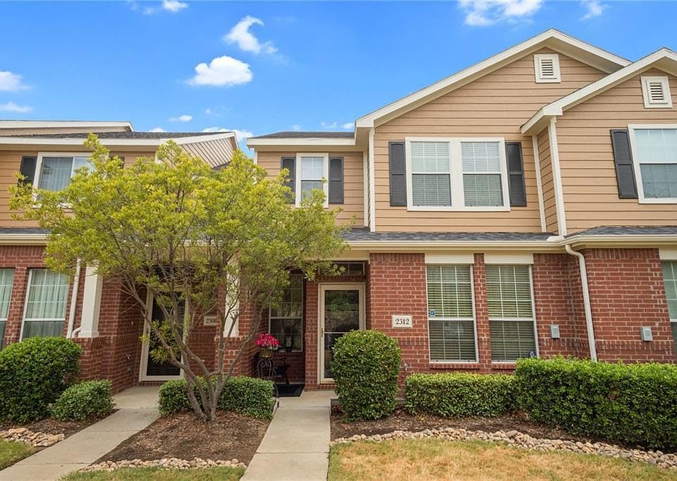 1st image of 2312 Stoneleigh Pl