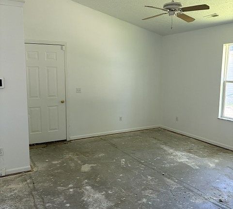 4th image of 263 W Eagle St