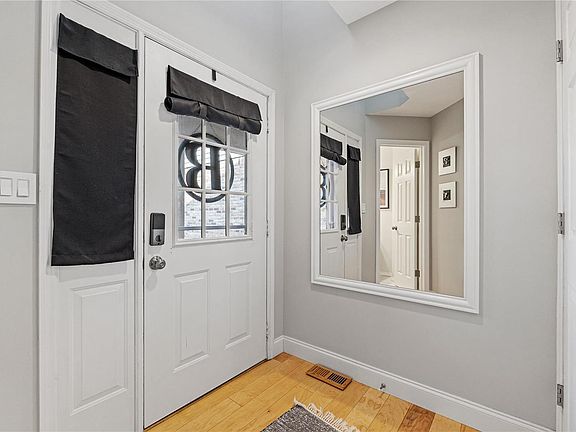 4th image of 4051 Morningview Ct