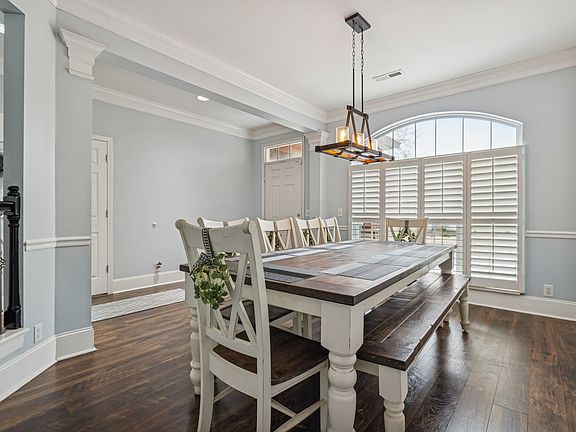 3rd image of 4833 Rainer Dr