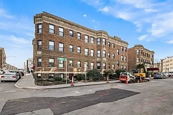 39 Glenville Ave #71A — Photo 8