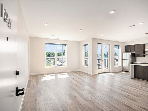 3rd image of 300 E 13th St #2F