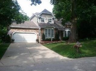 1152 Oak Ridge Dr, Streamwood, IL 60107