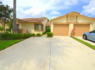 8111 Hiddenview Ter, Boca Raton, FL 33496