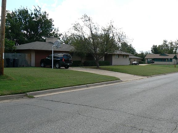 3rd image of 8700 N Military Ave