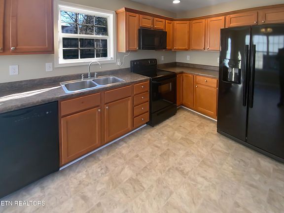 5th image of 6808 Blue Jay Ln