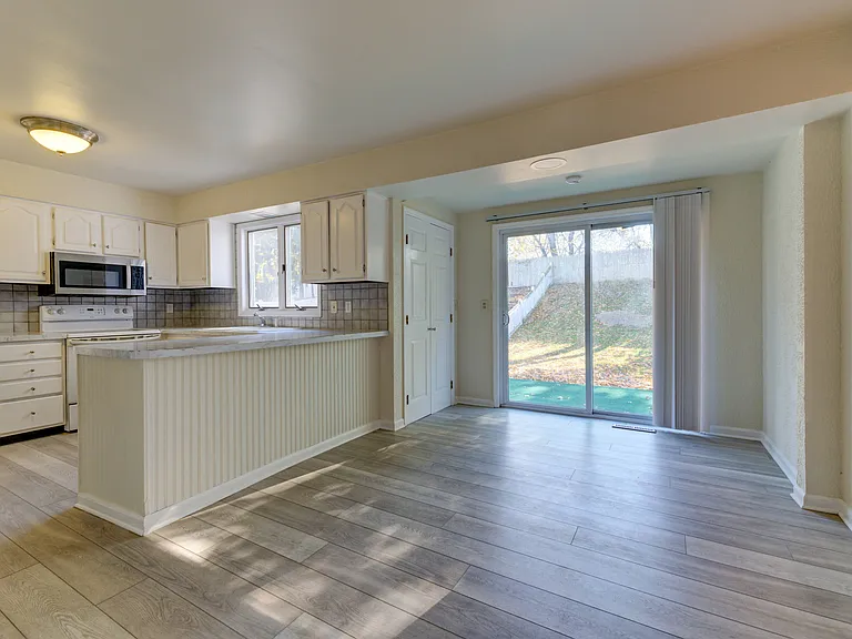 13 Cloverfield Dr — Photo 15