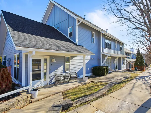 453 Mill STREET #802, Fontana, WI 53125