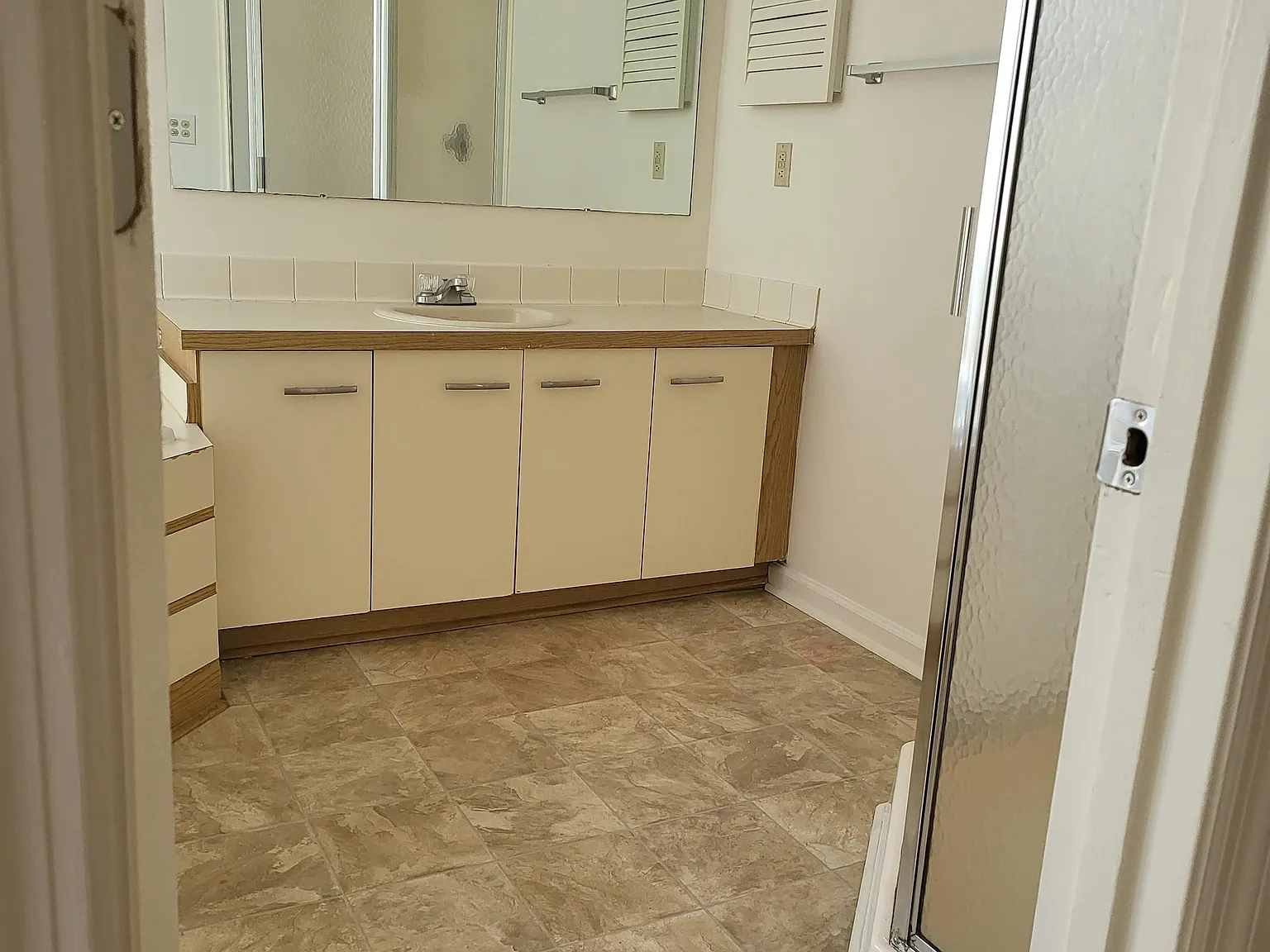 1001 Brookhollow Drive - 4 — Photo 4