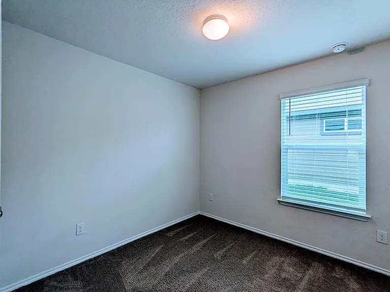 121 Dylan Dr — Photo 18