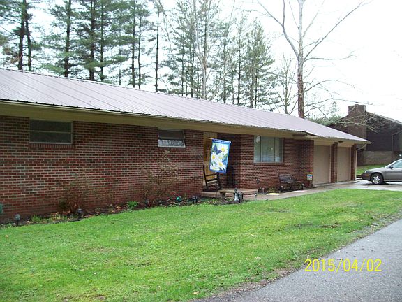 2nd image of 1636 Carl Dr