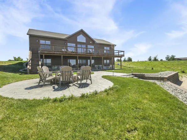 N8605 N Log Cabin Court, New Lisbon, WI 53950