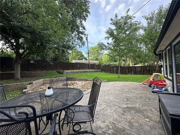 13122 Logan Ln, Lenexa, KS 66215
