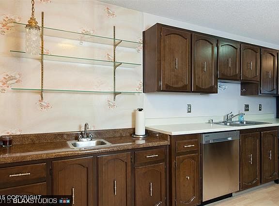 3rd image of 665 10th Ave APT 301