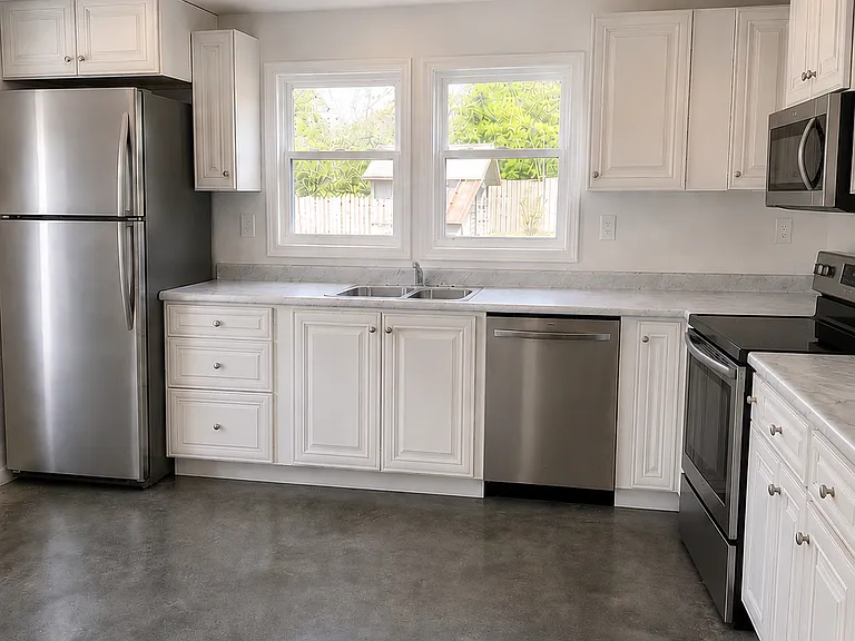 719 Hopkins St — Photo 11