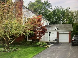 850 Oxford Rd, Deerfield, IL 60015