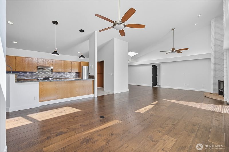 2nd image of 5404 Collins Road