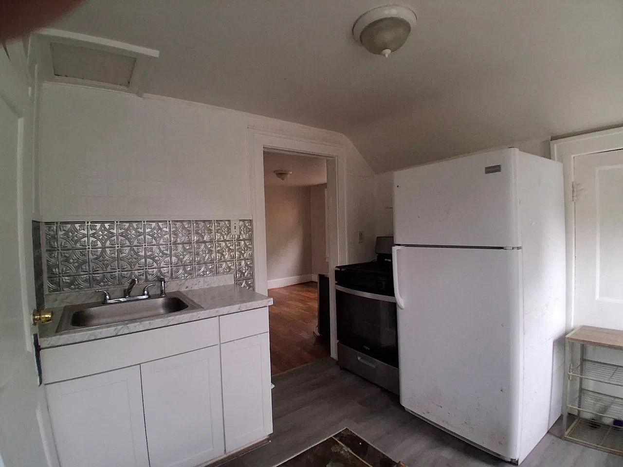 1 bed, 800 sqft, $899 — Photo 2