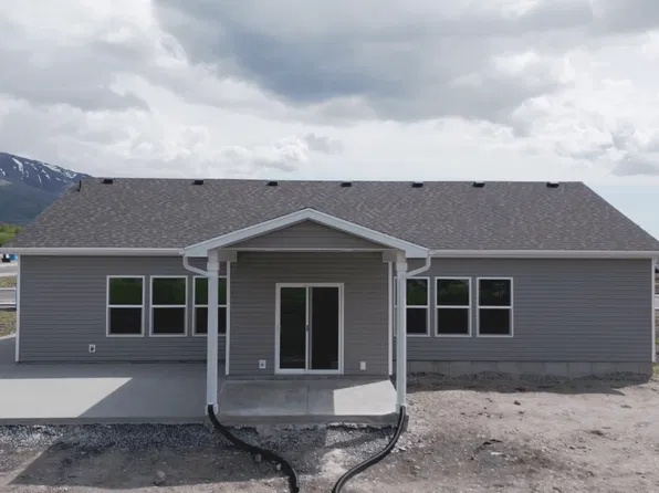828 W 70 N, Hyrum, UT 84319