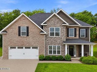 8529 Creek Valley Ln, Knoxville, TN 37931