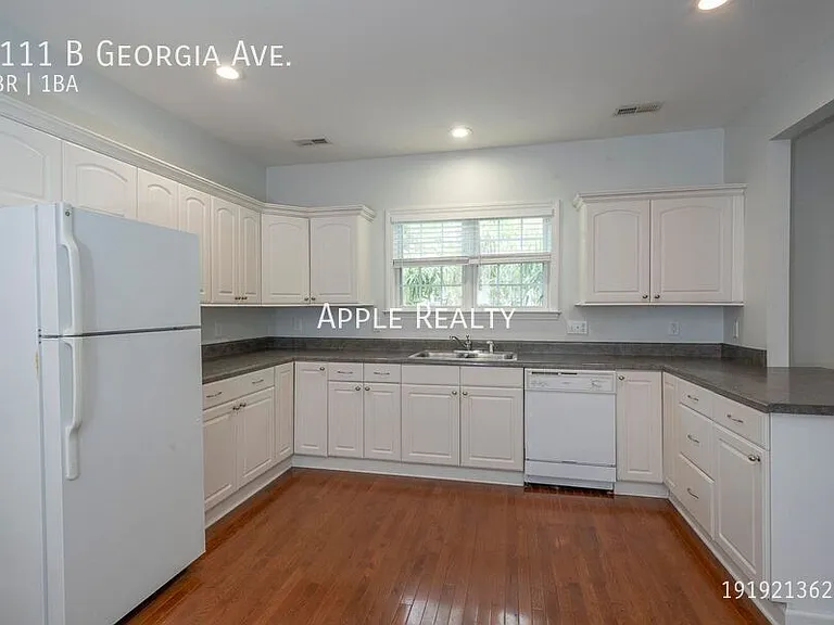 1111B Georgia Ave — Photo 6