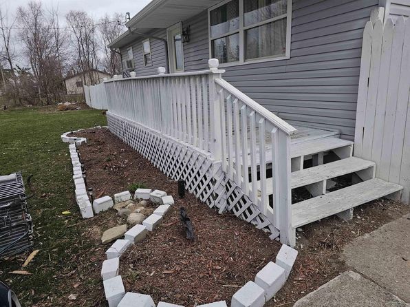 1558 N Seven Mile Rd, Pinconning, MI 48650