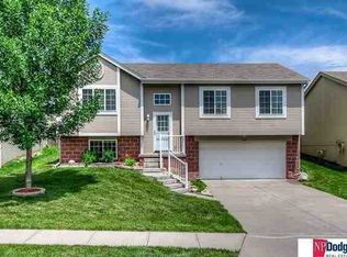 17184 Manderson St, Omaha, NE 68116