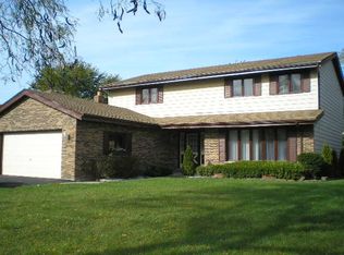 920 W Surrey Rd, Addison, IL 60101