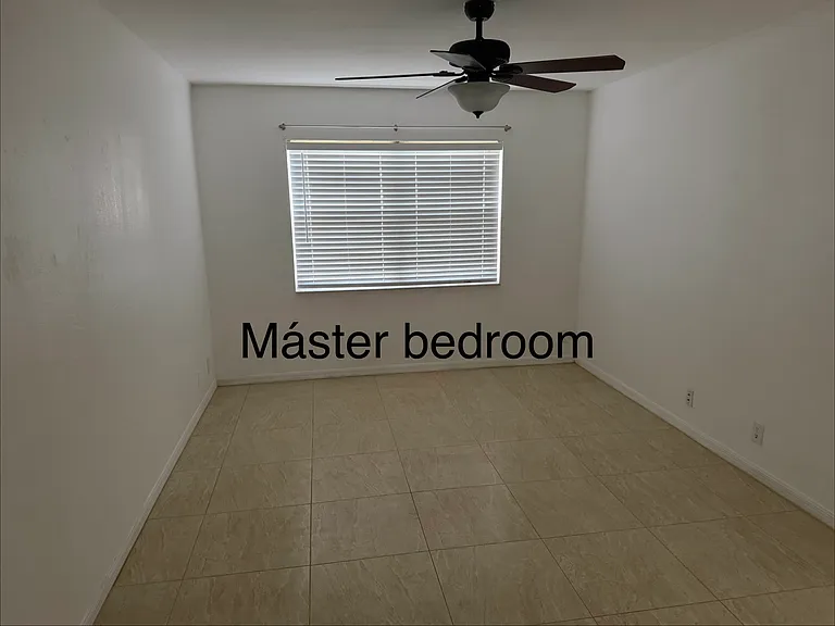 1516 SE Royal Green Cir #G104 — Photo 3