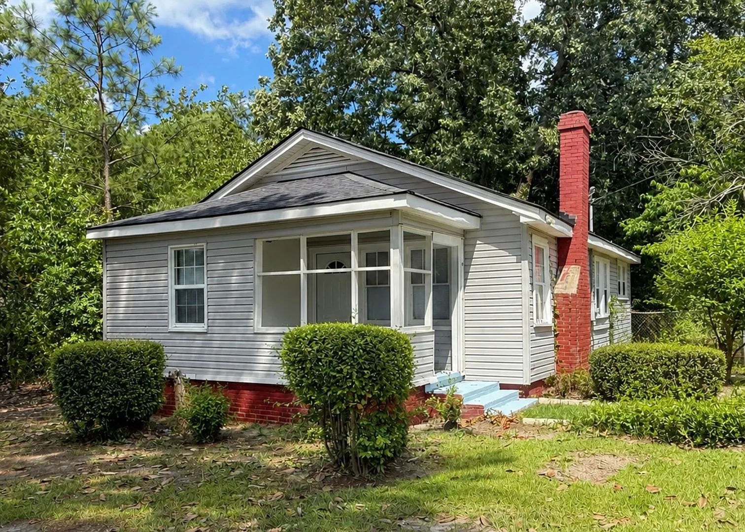 Charming 2-Bedroom Cottage with Bonus Room & Half-Acre Lot! — Photo 1
