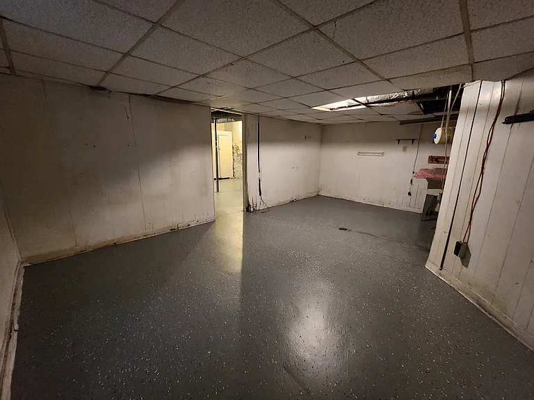 210 Radcliffe St — Photo 18