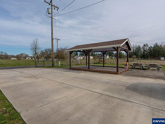 3rd image of 3350 Oak Knoll Rd NW