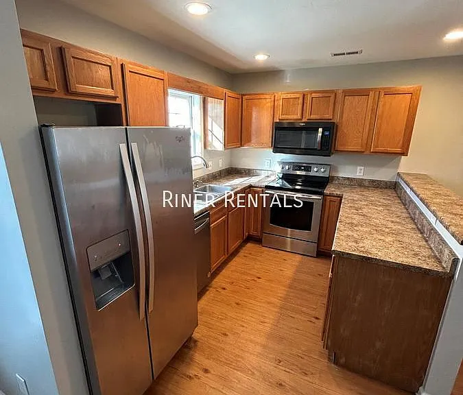 219 Aspen Ave — Photo 7