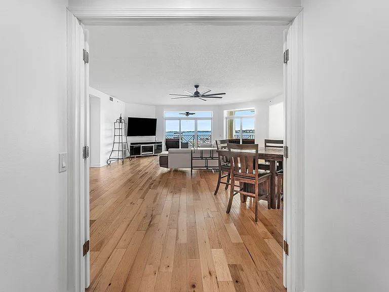 309 E Ocean Ave #103 — Photo 33