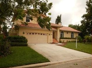 5811 Harborage Dr, Fort Myers, FL 33908