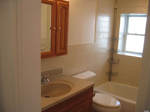 3rd image of 521 East Broadway