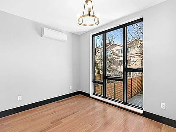 2nd image of 169 Hull St #2C
