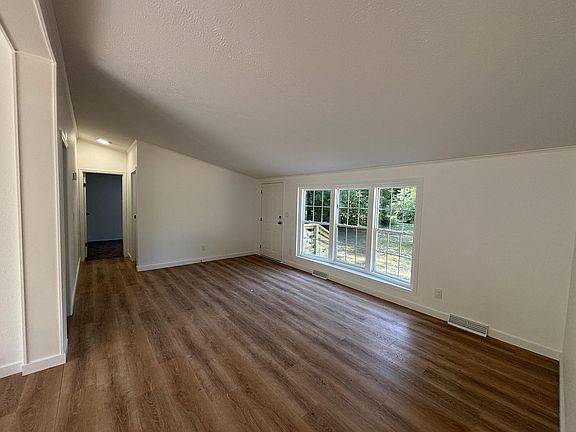 5th image of 1495 W Lakewood Rd
