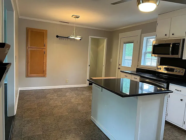 222 New Sawyer Brown Rd — Photo 4