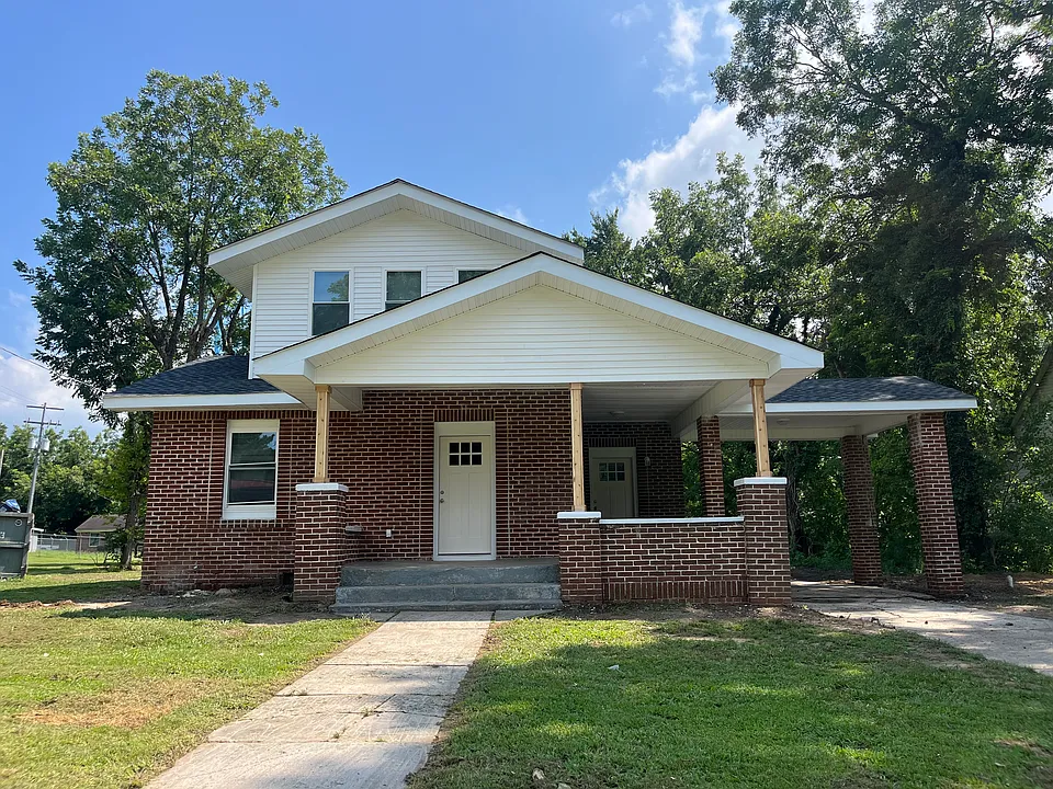 806 White Rose St