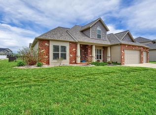 501 Briarstone Dr, Glen Carbon, IL 62034