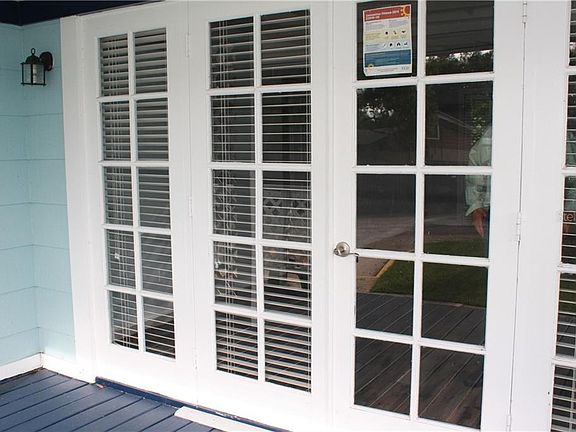 5th image of 926 Laura St